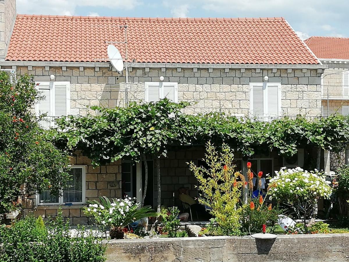 Village Apartment Skuric Cilipi Exterior photo